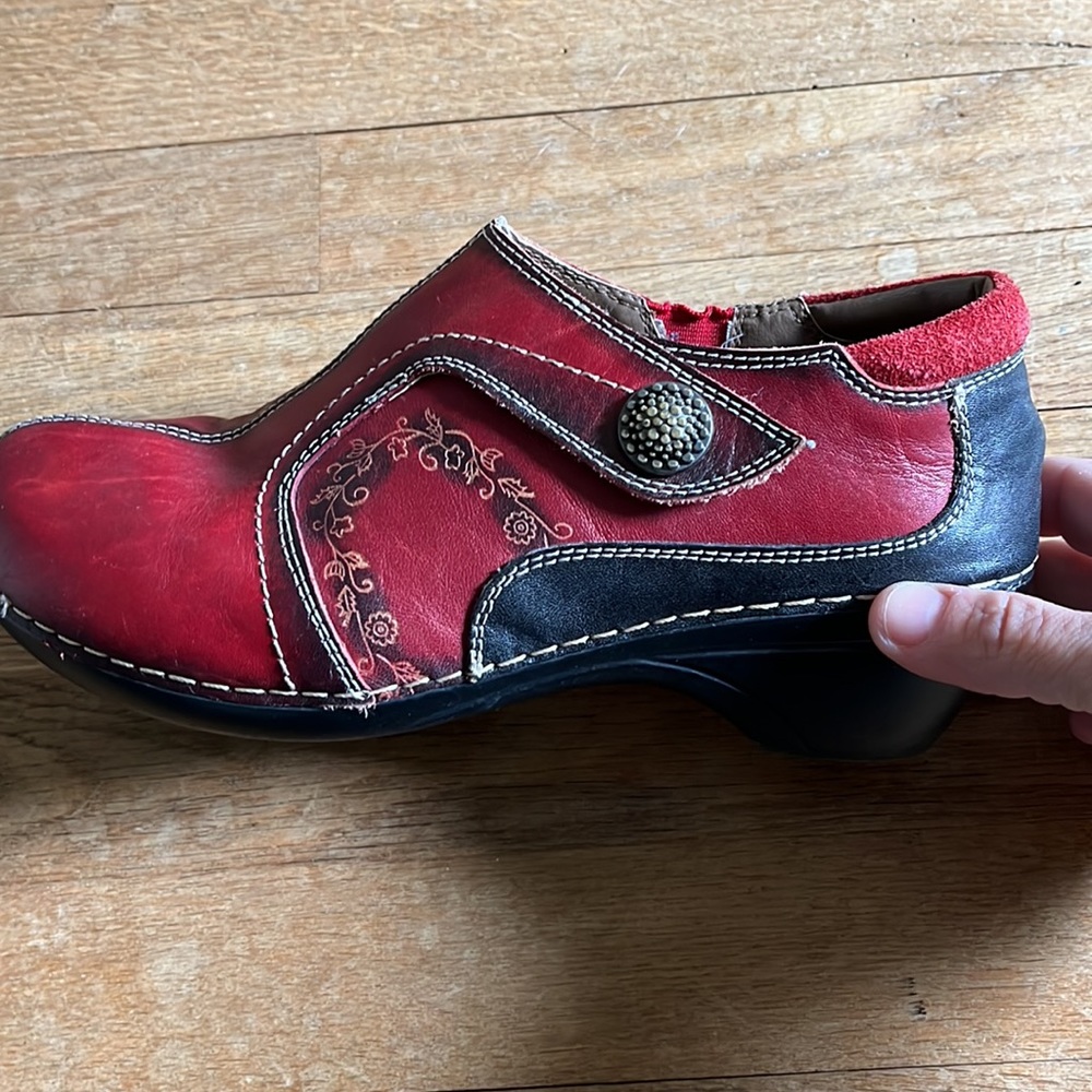 L’ARTISTE by Spring Step Red Clogs Country Style - Picture 2 of 4